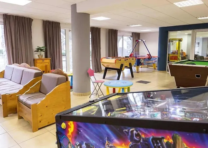 St Lary Centre 4 A 6 Personnes Piscine Vue Montagne Apartment